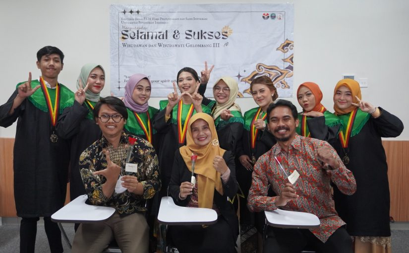 PERAYAAN WISUDA GELOMBANG III PRODI PERPUSINFO 2022
