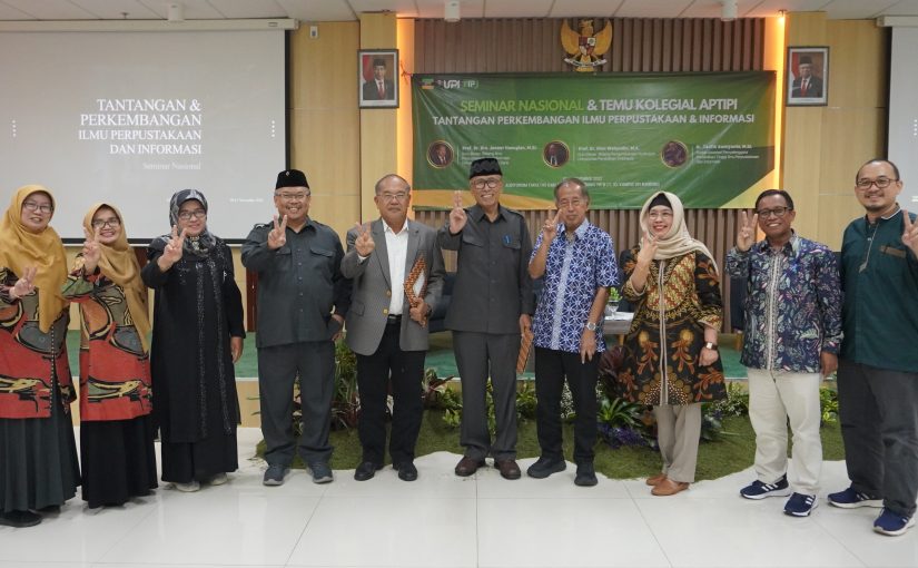 SEMINAR NASIONAL DAN TEMU KOLEGIAL APTIPI 2022 DI PRODI PERPUSINFO UPI