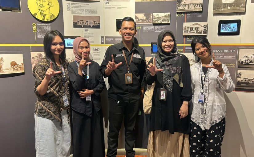 MAHASISWA PROGRAM STUDI PERPUSTAKAAN DAN SAINS INFORMASI FIP UPI MULAI PROGRAM MAGANG DI MUSEUM GEDUNG SATE