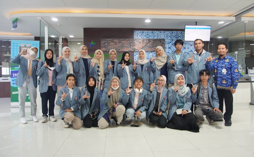 OUTING CLASS LAYANAN REFERENSI KE PERPUSTAKAAN NASIONAL RI