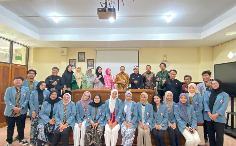 PROGRAM STUDI PERPUSTAKAAN DAN SAINS INFORMASI FIP UPI SERAHKAN MAHASISWA MAGANG KE SMK NEGERI 1 BANDUNG