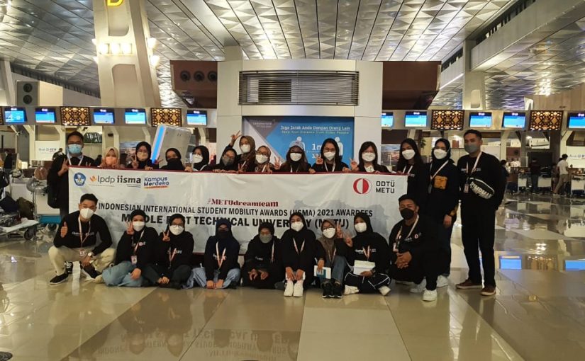 KEBERANGKATAN MAHASISWA PESERTA IISMA KE TURKI