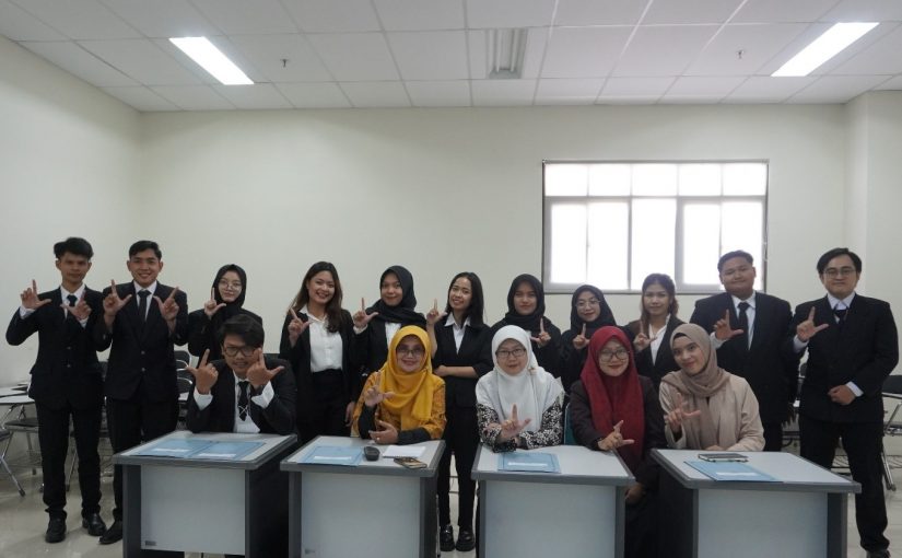 UJIAN SIDANG SKRIPSI PERPUSINFO FIP UPI PERIODE XLI PADA TAHUN 2023